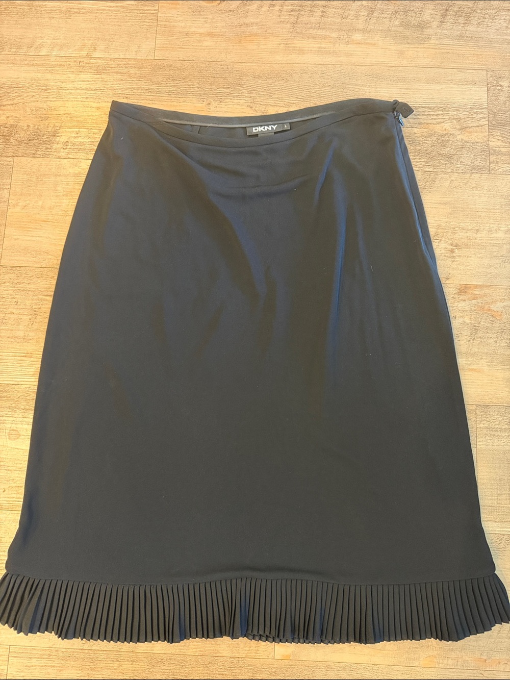 DKNY Black Midi Skirt with Pleated Hem